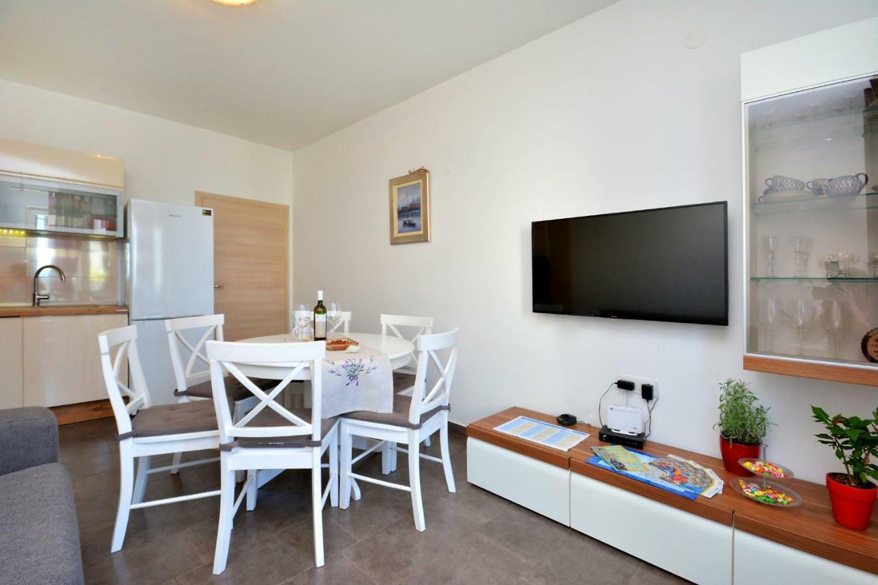 M & M Apartment Podstrana Luaran gambar