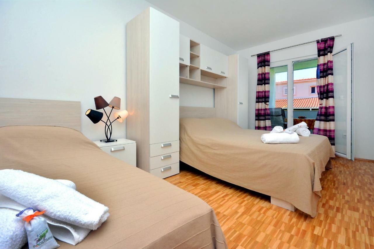 M & M Apartment Podstrana Luaran gambar