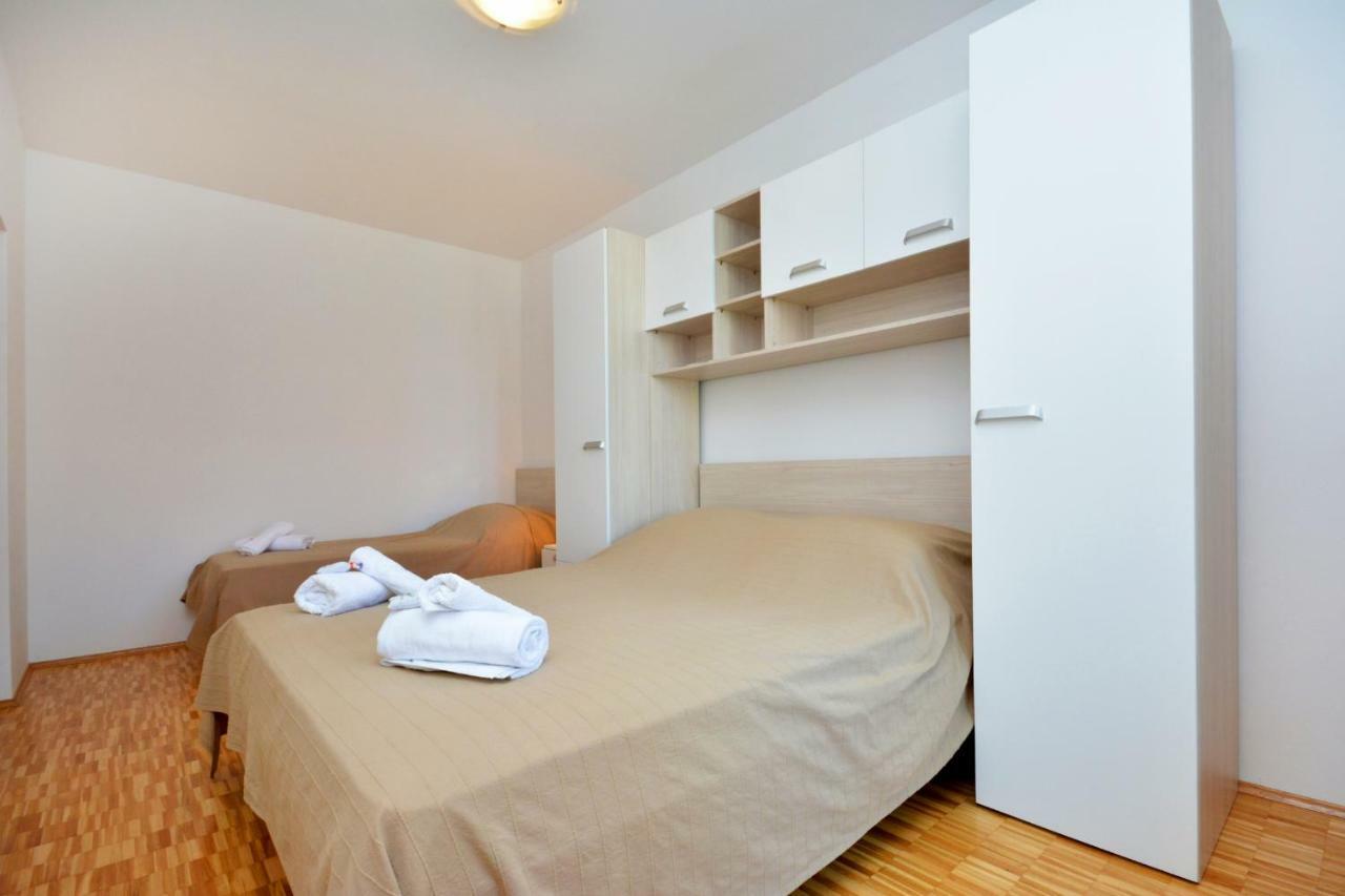 M & M Apartment Podstrana Luaran gambar