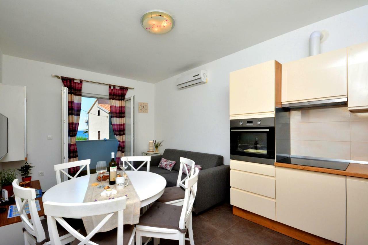 M & M Apartment Podstrana Luaran gambar