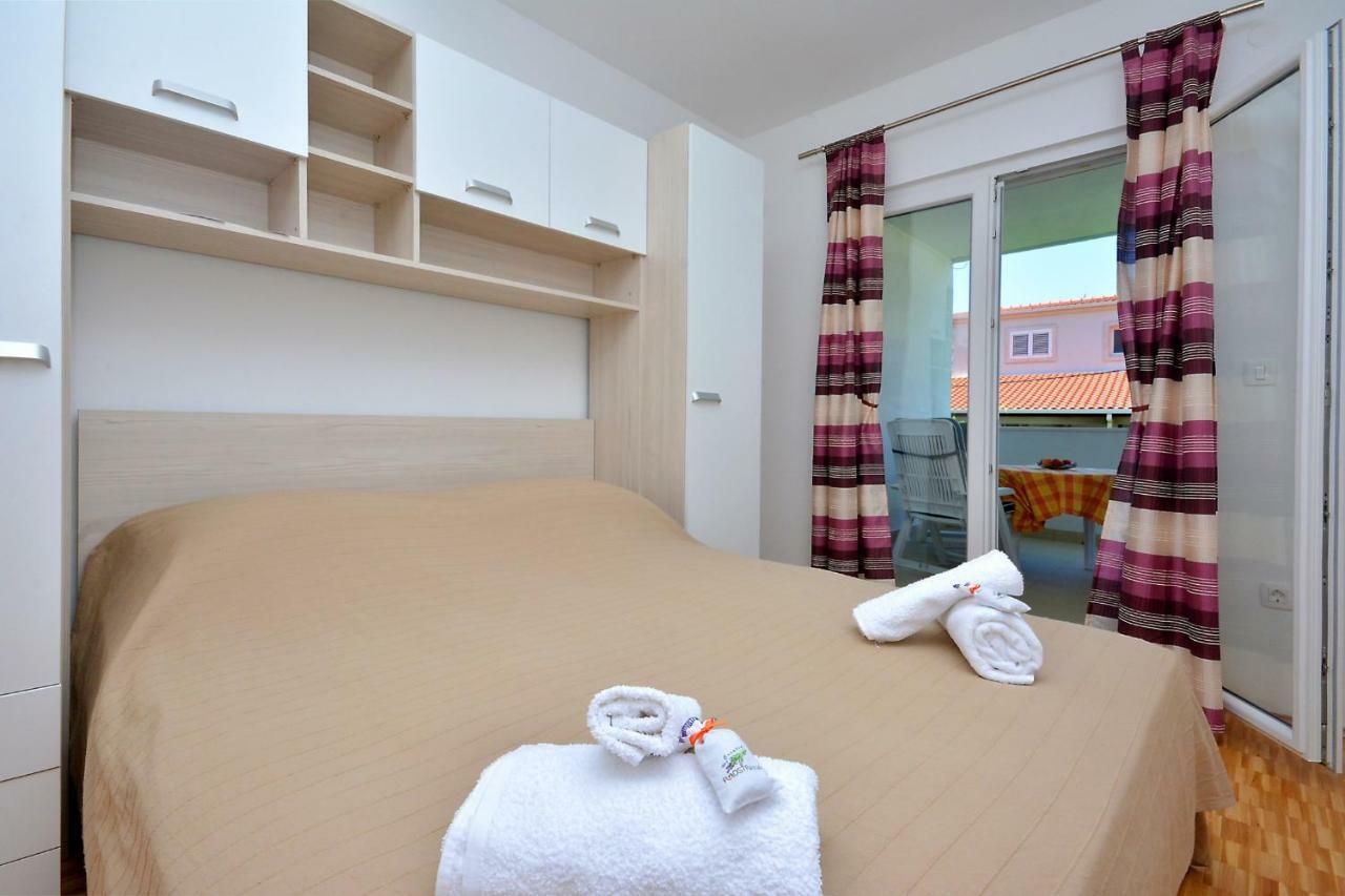 M & M Apartment Podstrana Luaran gambar